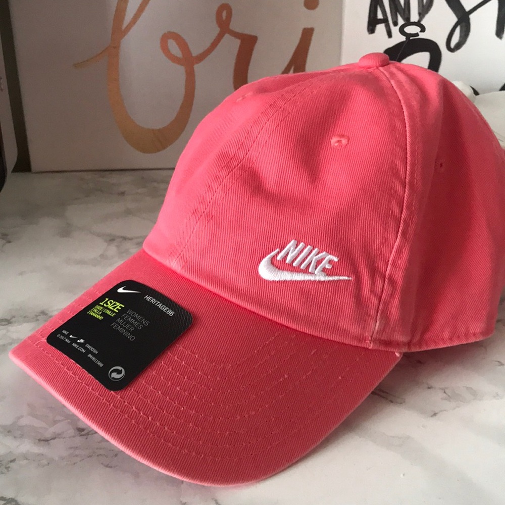 Women’s Nike adjustable hat